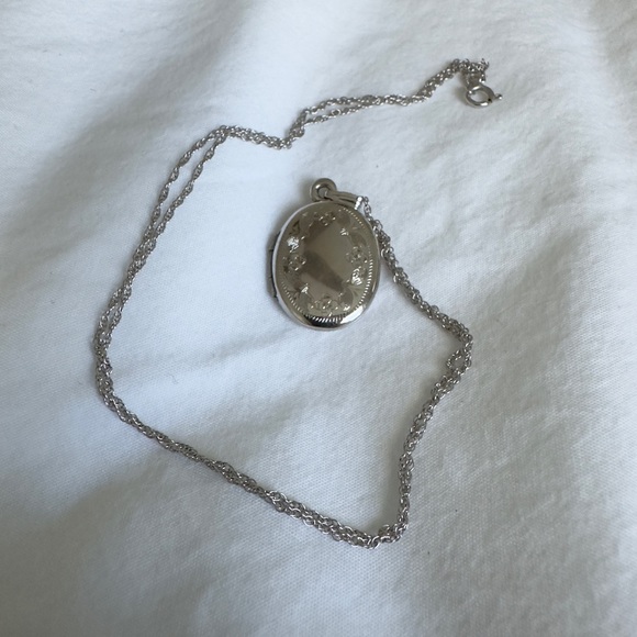 14K White Gold Heirloom Locket - Picture 1 of 7